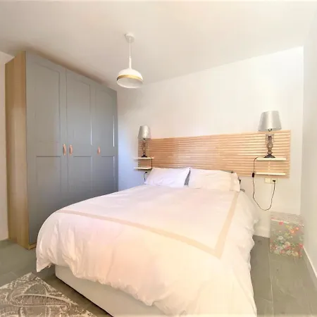 Portobello - A 50 Metros De La Playa! 칼페